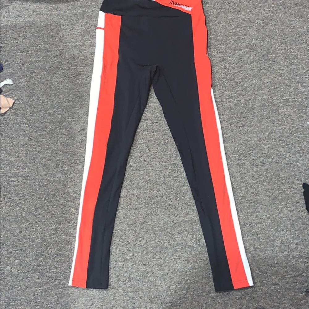 Gym shark leggings